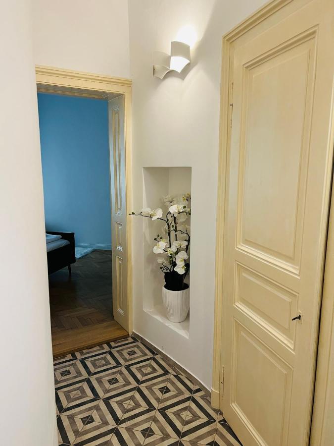 Beautiful Condo At The Old Town Pressburg Exterior foto