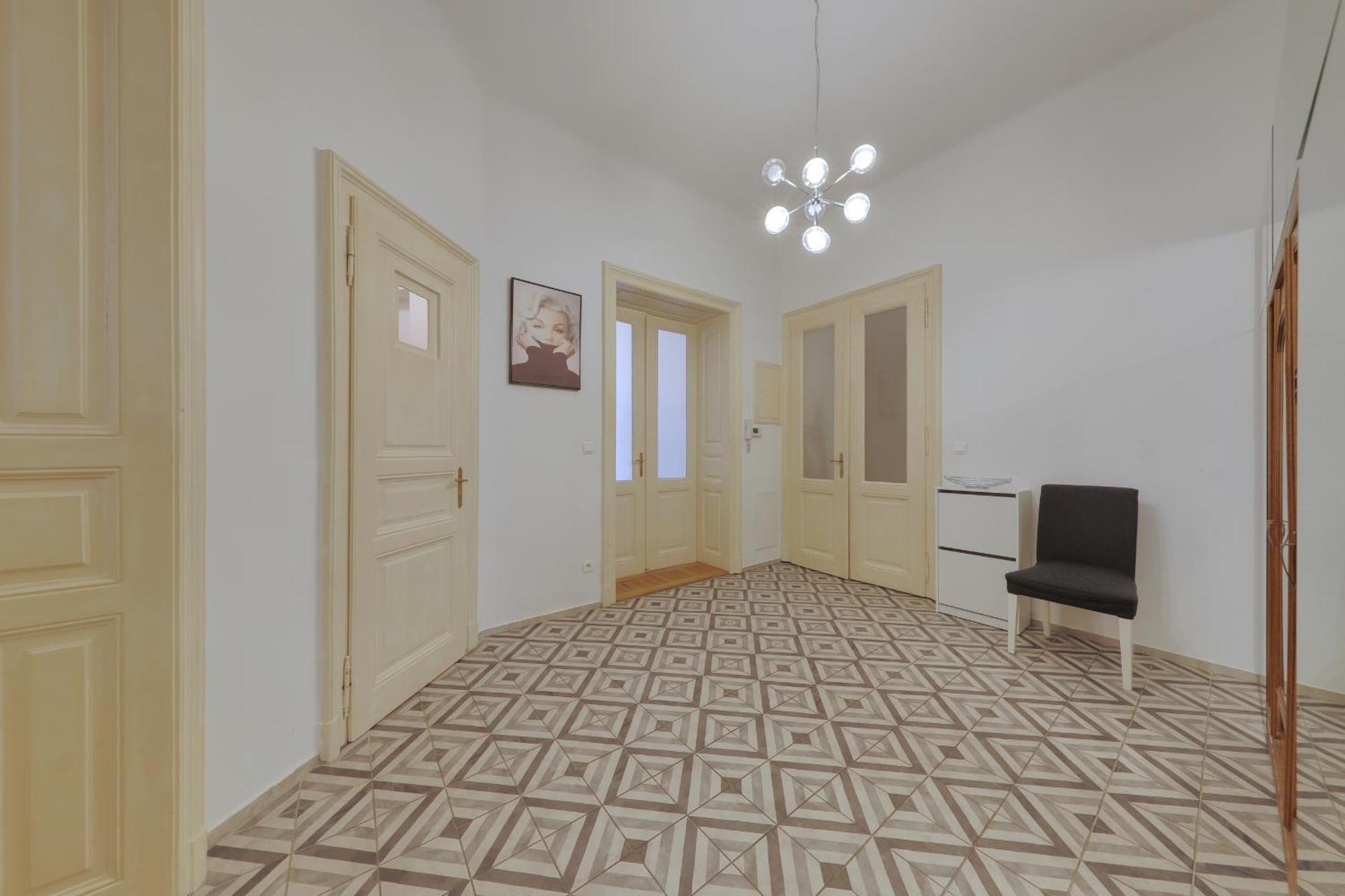 Beautiful Condo At The Old Town Pressburg Exterior foto