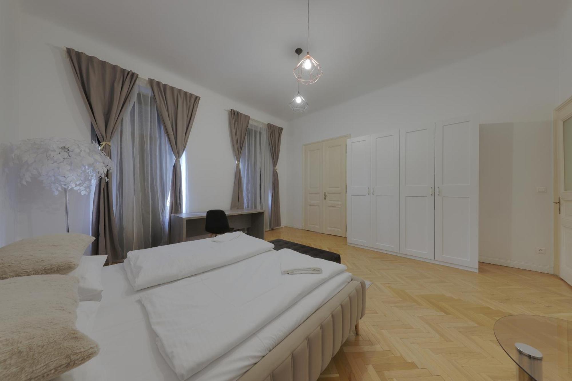 Beautiful Condo At The Old Town Pressburg Exterior foto