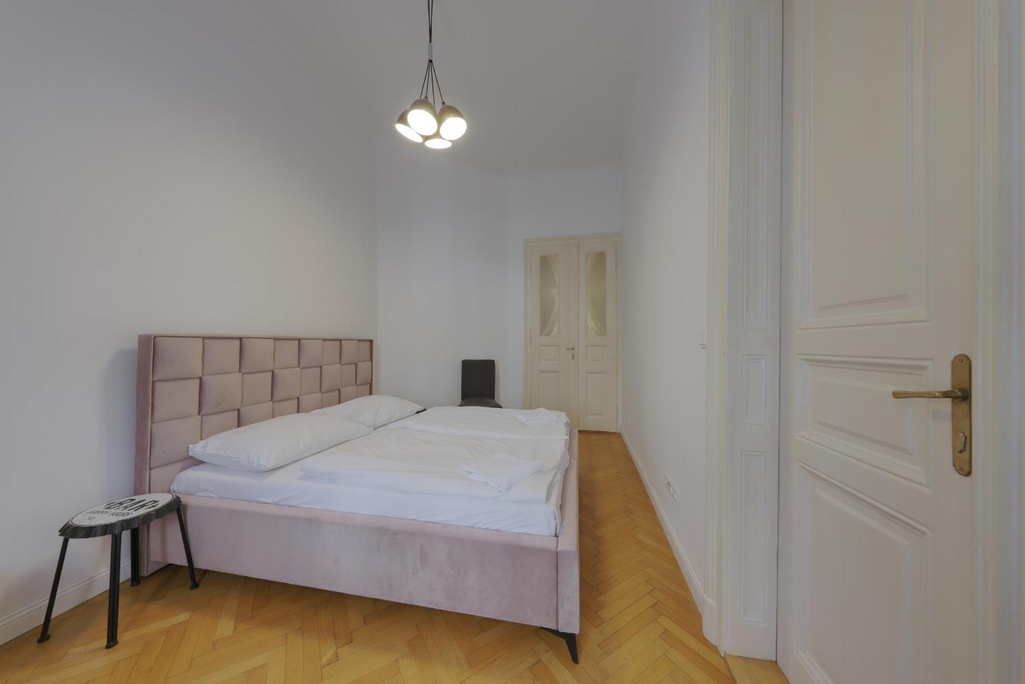 Beautiful Condo At The Old Town Pressburg Exterior foto